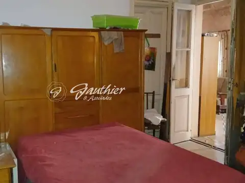 Casa 5 ambientes con 1 baño