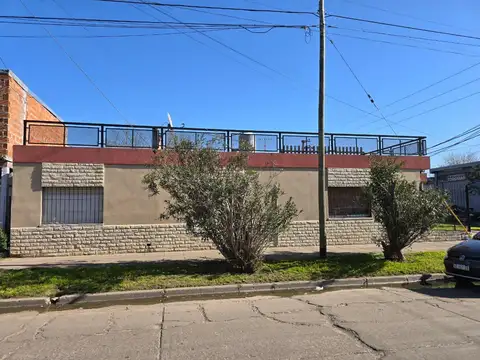 Casa 4 ambientes con 1 baño