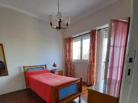 Departamento 3 Ambientes Con Balcon A la Calle Plaza Rocha