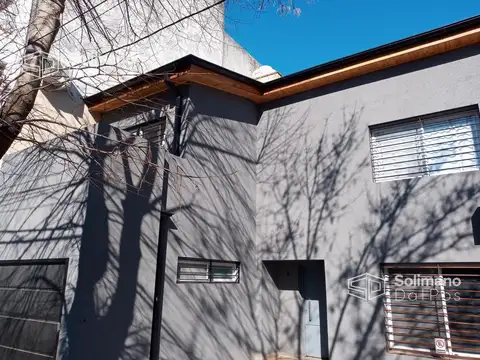 CASA 5 AMBIENTES CON JARDIN EN ALQUILER - OLIVOS