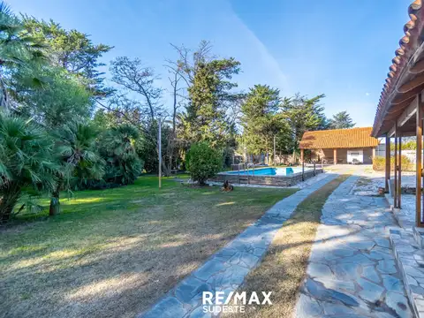 Casa 5 ambientes con 3 baños