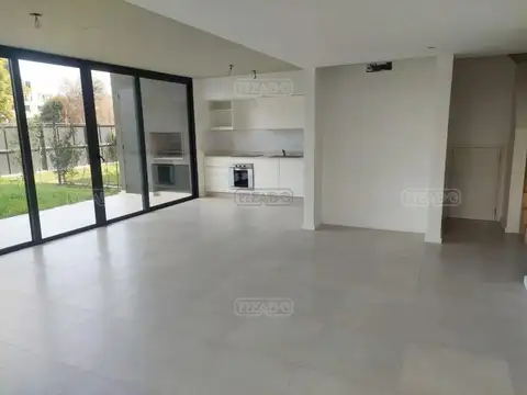 Departamento 4 ambientes con 3 baños