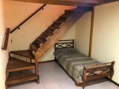 Oportunidad casa sobre calle Antibes