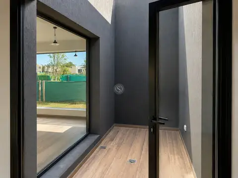 Casa en Venta en Pilar Del Este, USD 185.000