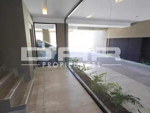 AMPLIO 2 AMB AL CONTRAFRENTE!  EDIFICIO DE DISEÑO VANGUARDISTA. FINANCIAMIENTO $$