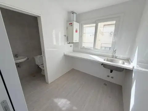 Departamento en venta- 4 ambientes + dependencia- Balvanera