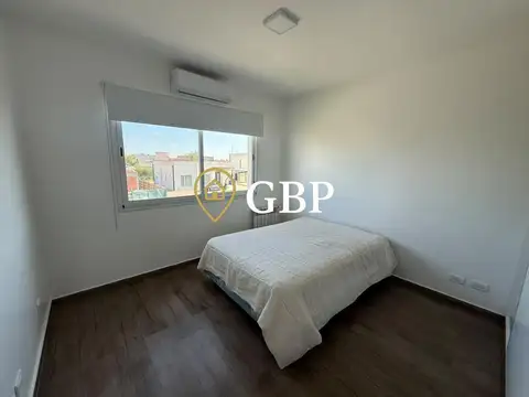 Casa en Alquiler al Este