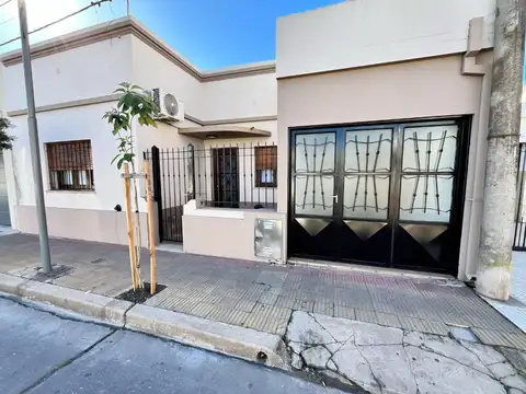 VENTA CASA CENTRO SAN NICOLAS QUINCHO PATIO VERDE