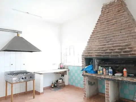 Local en Alquiler en Tapiales, $ 600.000