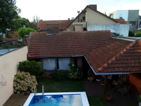 Casa en Venta con 3 cocheras