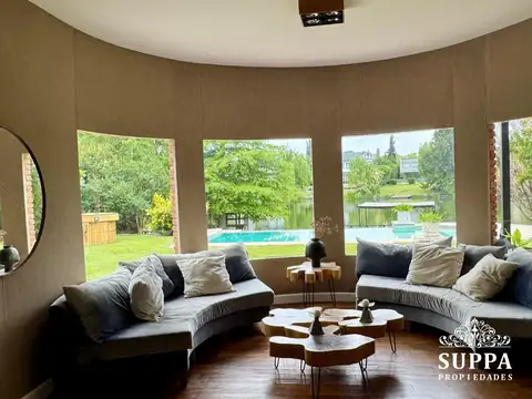 Casa en Alquiler con 5 cocheras