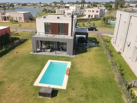 VENTA CASA 4 AMBIENTES CON PILETA PARRILLA JARDIN AREA 1 BARRIO SAN SEBASTIAN ESCOBAR