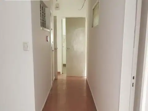 ALQUILER – Piso completo de 3 dormitorios con balcón en Nueva Córdoba