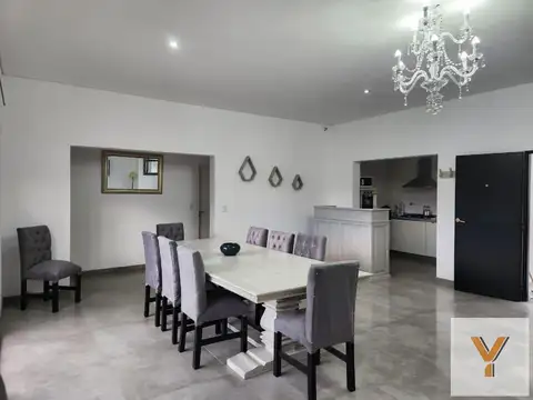 Casa en venta - 4 Dormitorios 3 Baños - Pinamar