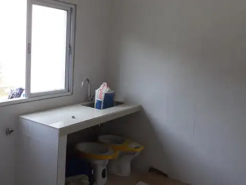 Casa 3 ambientes con 1 baño