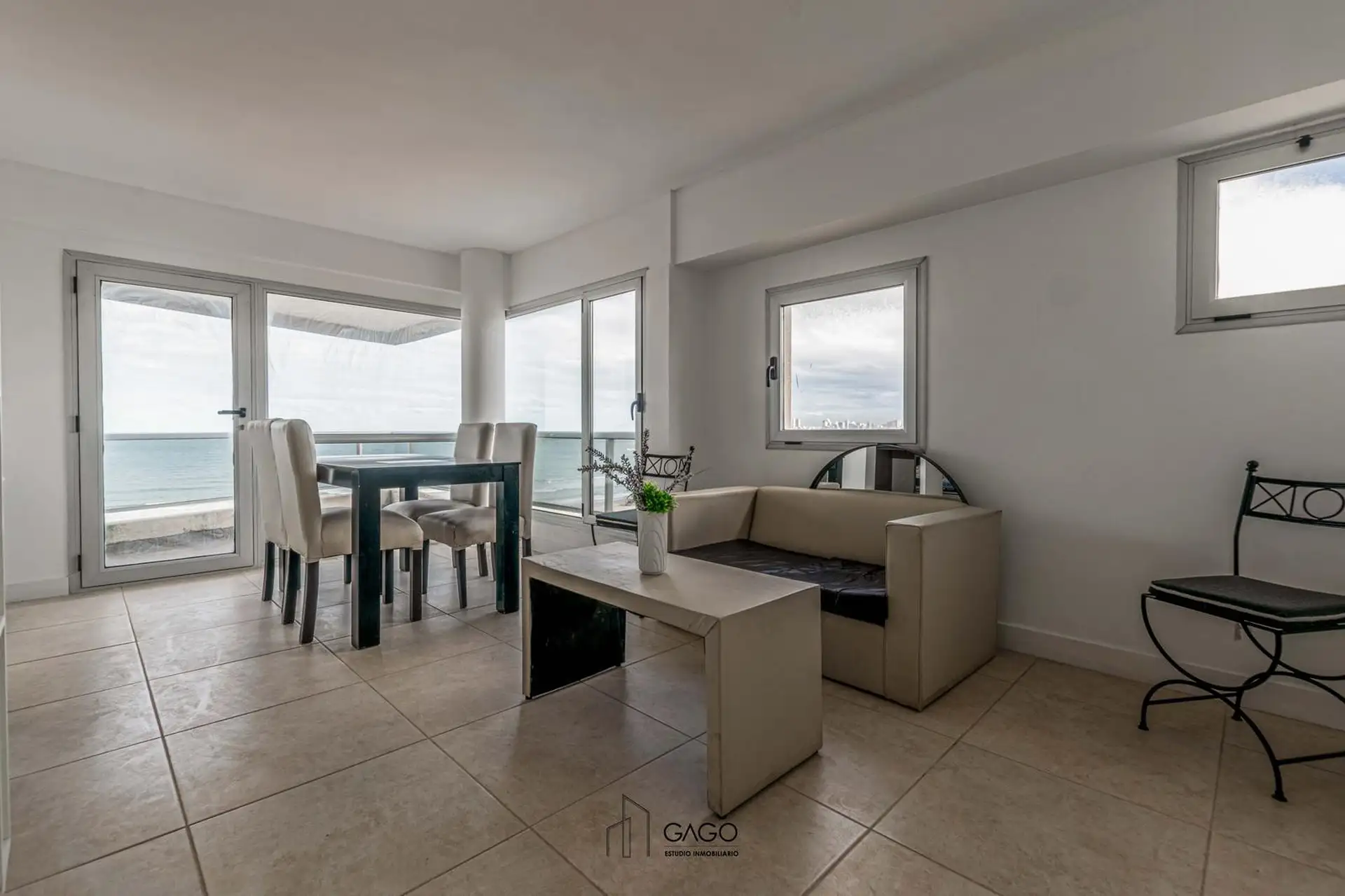 Depto 2 amb, 60m² al frente con balcón y vista panorámica al Mar