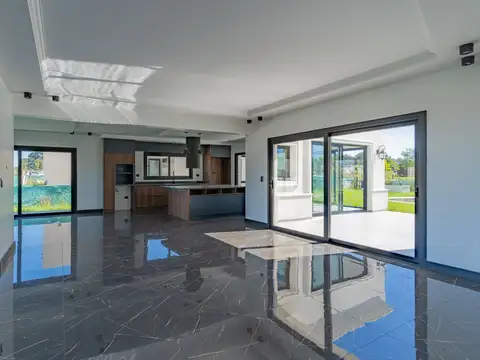 Casa 5 ambientes con 2 baños