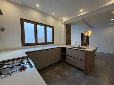 Casa 4 ambientes con 1 baño