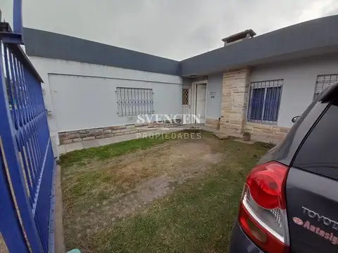 Casa en Venta con 3 cocheras