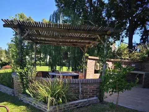 Casa 6 ambientes con 3 baños