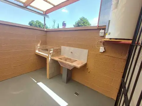 Depto Tipo Casa en Alquiler de 1 dormitorio