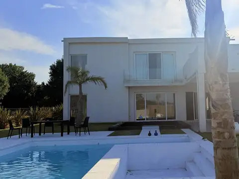 Casa en Alquiler al Norte