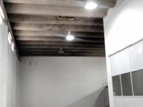 ALQUILERES GALPON CON OFICINA BARRIO CRISOL CORDOBA