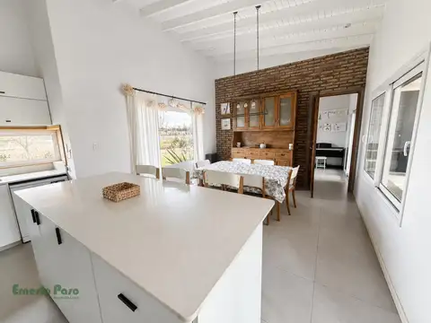Casa 5 ambientes con 2 baños