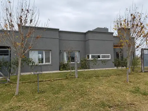 Casa de 3 dormitorios en venta, Ulrich 1400, Trenque Lauquen