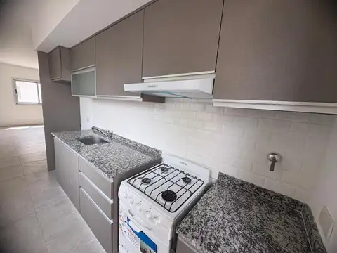 CASA EN ALQUILER ZARATE