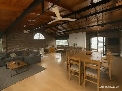 VENTA: Casa de 3 dormitorios y tres plantas, con cochera, Jorge Cura, Rosario. Apta Crédito.