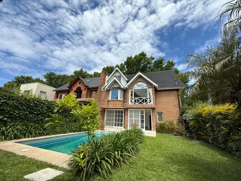 CASA 5 AMBIENTES EN ALQUILER EN MARTINEZ