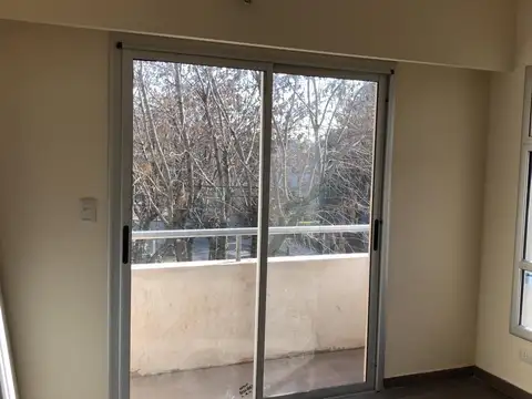 Azcuenaga nº 790 Esq. Moreno