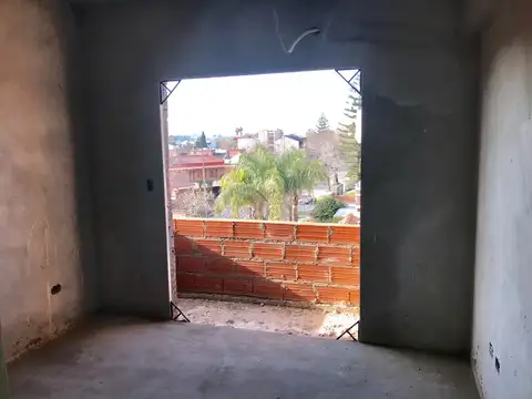 Azcuenaga nº 790 Esq. Moreno