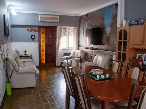 Depto Tipo Casa en Venta en Los Hornos, USD 80.000