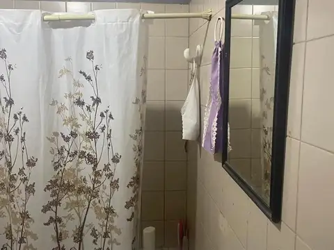 Casa 2 ambientes con 1 baño