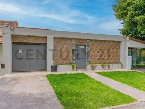 CASA 3 AMBIENTES C/ COCHERA Y PARQUE, EL MARTILLO, MAR DEL PLATA