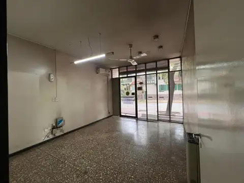 Oficina/ Local_Olascoaga al 1000_ 5ta sección Mendoza