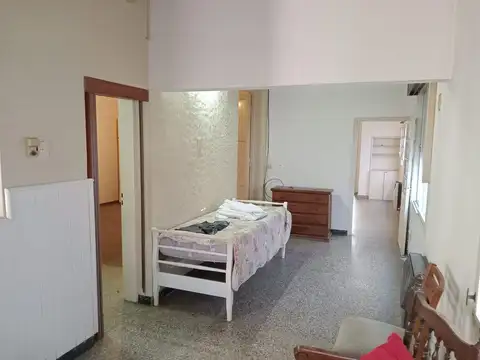 Casa en Alquiler con 1 cochera