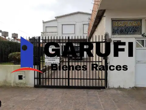 Excelente Propiedad con 2 dúplex y local garage en Santa Teresita!!!