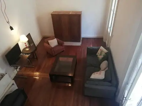 Uruguay 100, Piso 2