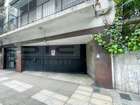 Virrey del Pino al 2400 Entre Ciudad de la Paz y Av. Cabildo