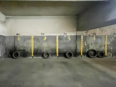 Virrey del Pino al 2400 Entre Ciudad de la Paz y Av. Cabildo