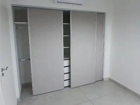 Departamento en Alquiler en Lanus Este, $ 950.000