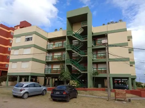 Av. 1 4600, Piso 3