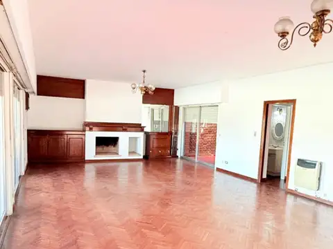 Casa 7 ambientes con 3 baños