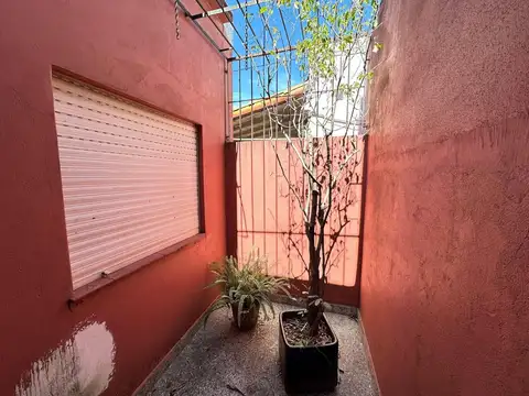 Depto Tipo Casa en Venta en Banfield, USD 74.000