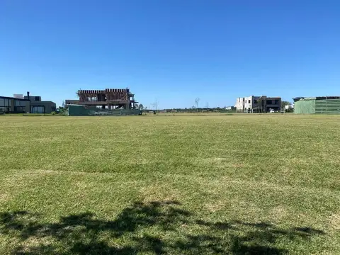 VENTA DE LOTE EN TERRALAGOS BARRIO PARQUE