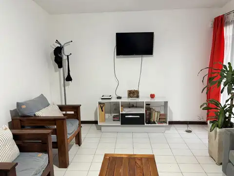 Casa en Alquiler con 2 cocheras