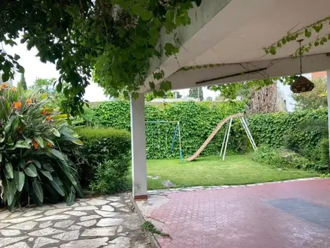 Aristóbulo Del Valle 1300